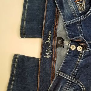 Ariya embellished Jean's EUC size 11/12